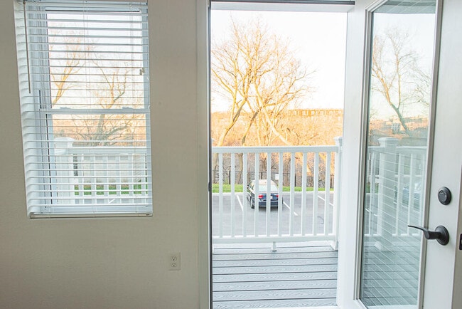 Photo - 2075 N Cambridge Ave