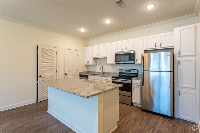 2BR, 2BA - 1084 SF