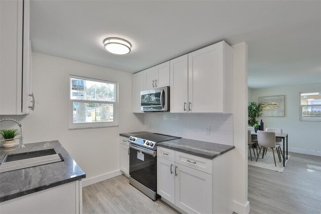 Photo - 2028 N Betty Ln