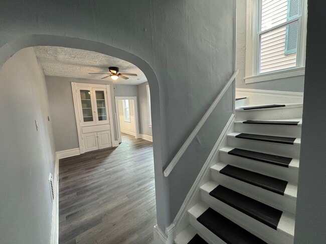 Photo - Renovated 3/1 Duplex In The Heart Of Pitcairn!! Available January 10th!