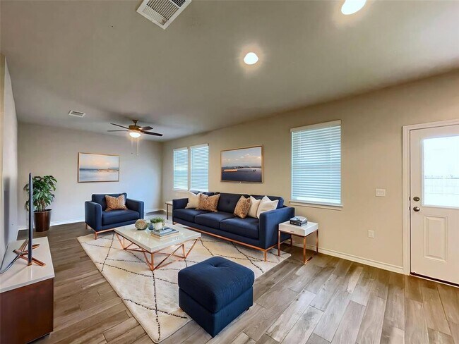 Photo - 1602 Jacey Way