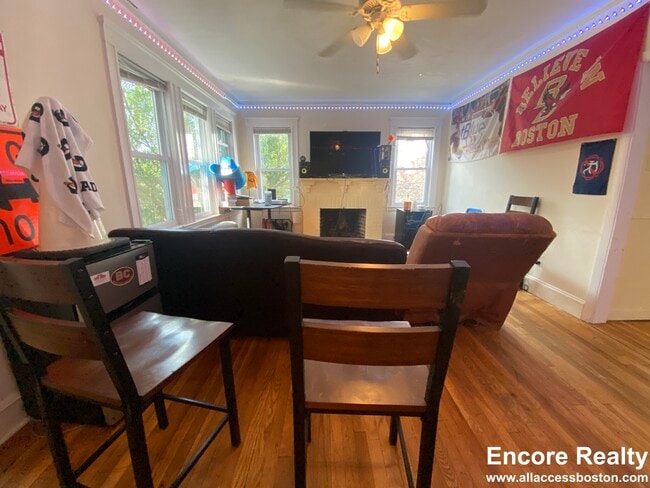 Photo - 288 Foster St