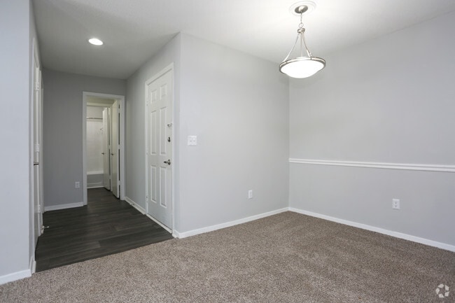 Renovated 2BR, 2BA - 1,070 SF