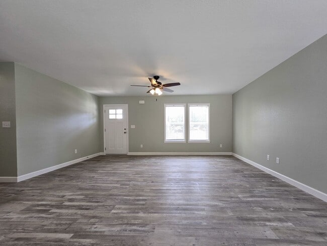 Photo - 106 Perth Dr