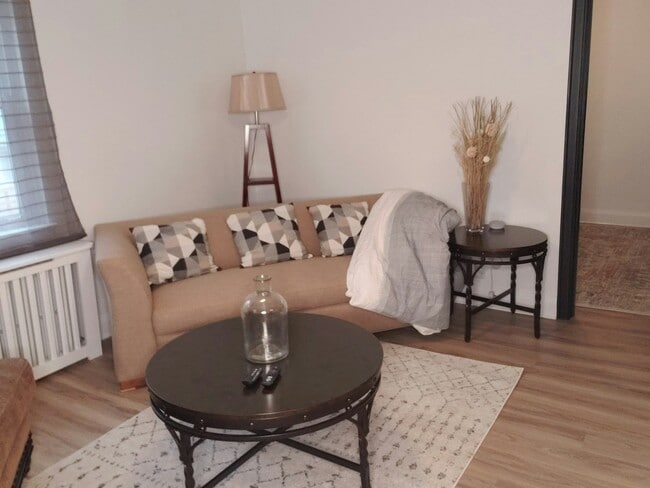 Photo - 103 N 3rd St Unidad Studio 103