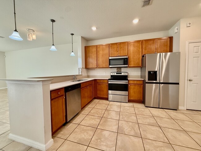 3977 Plainview Dr