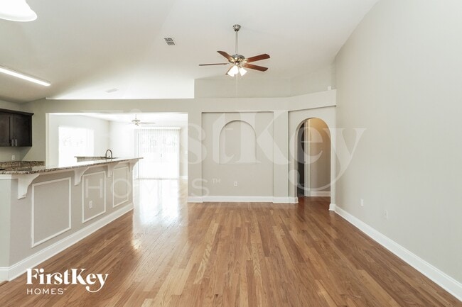 Photo - 2079 Hayfield Way