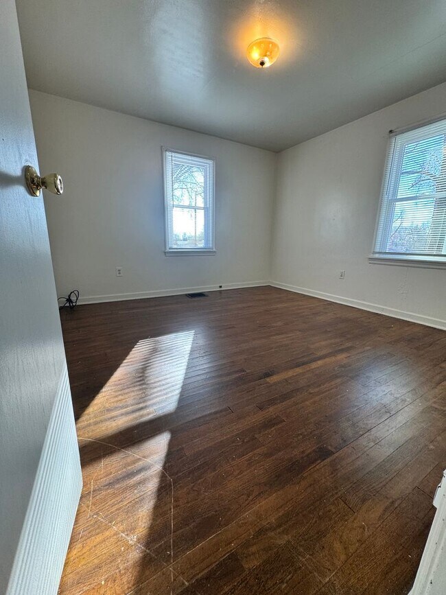 Photo - AVAILABLE FEBRUARY 2026 TILL JULY 2026