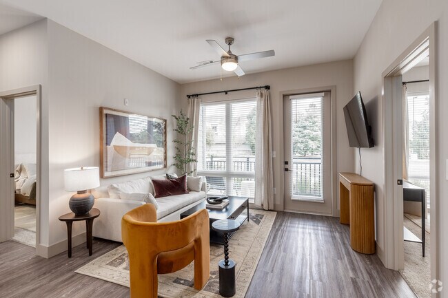 2 habitaciones, 2 baños - Cedro - Sala de estar - The Hickory at Indian Lake Village