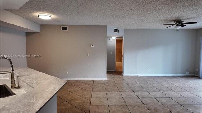 Photo - 9044 W Atlantic Blvd Unidad 321