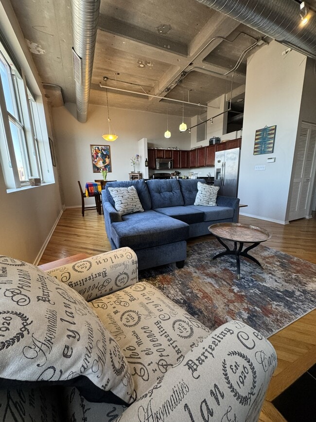 2107 Grand Blvd Unit 806