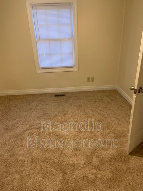 Photo - 1811 Colonial Ave