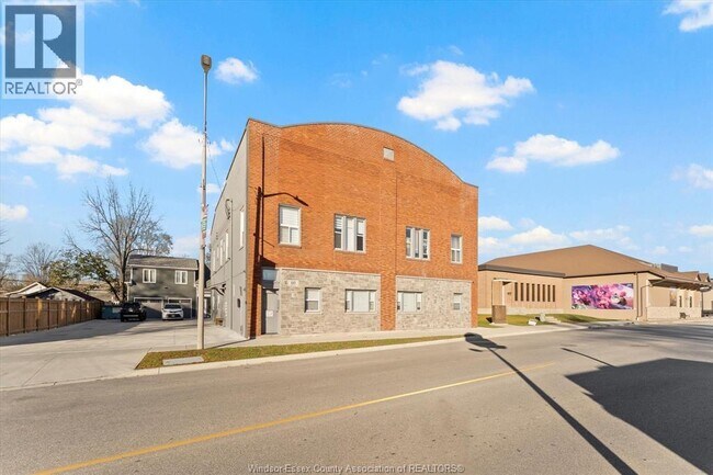 Photo - 60 Main St W Unit 7