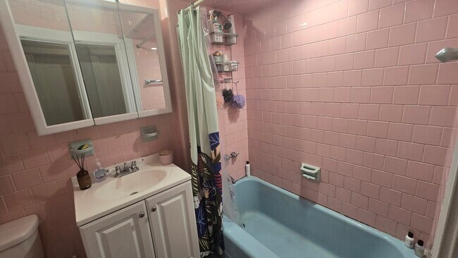 Photo - 211 Saint Paul St