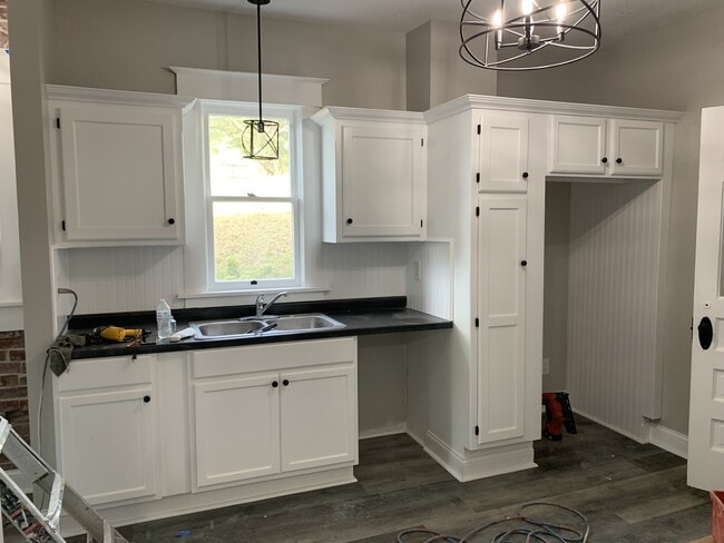 Building Photo - 519 S 11th St