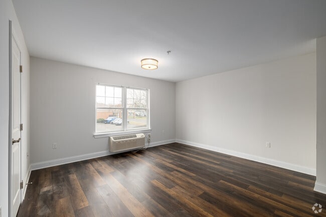 2BR, 1BA - 980SF - Living Area