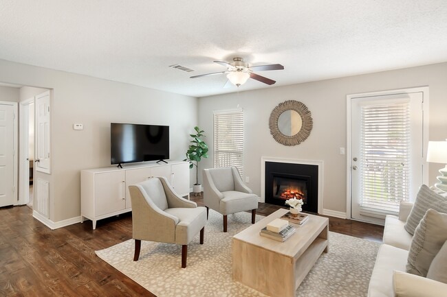 Lakeshore Pointe Apartment Homes