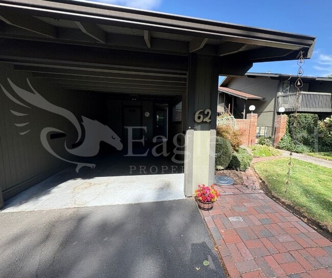 Photo - Three Bedroom Townhome Near Country Club G...