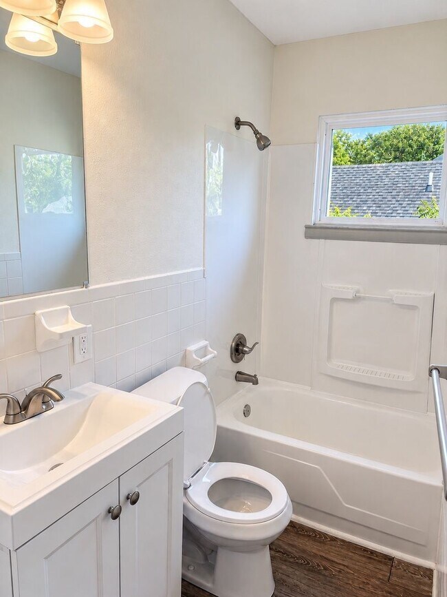 1605 Duncan Ave Unit A