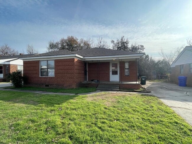 1 Bed 1 Bath Duplex For Lease! - 1 Bed 1 Bath Duplex For Lease! House