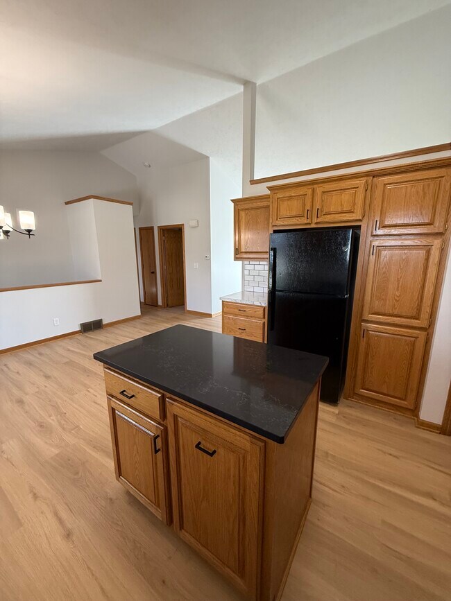 Photo - 8197 Cottonwood Dr