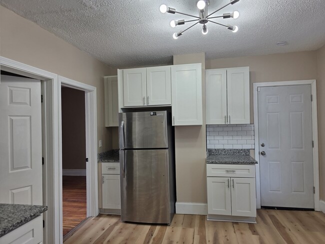 Photo - 184 King St Unit 1st Floor