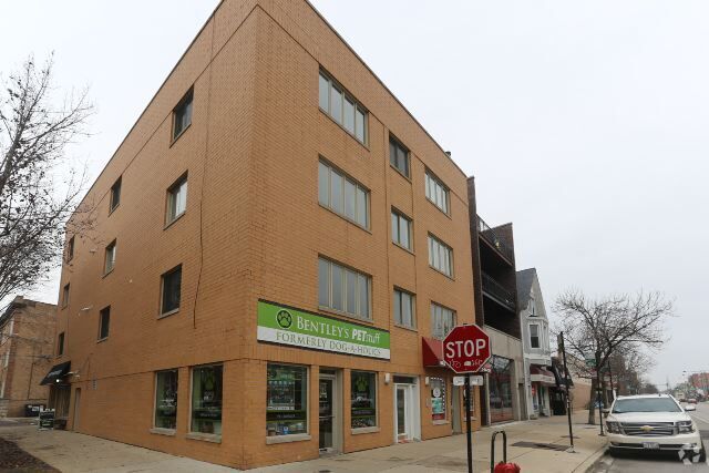 Building Photo - 3655 N Southport Ave Unit G05C Rental