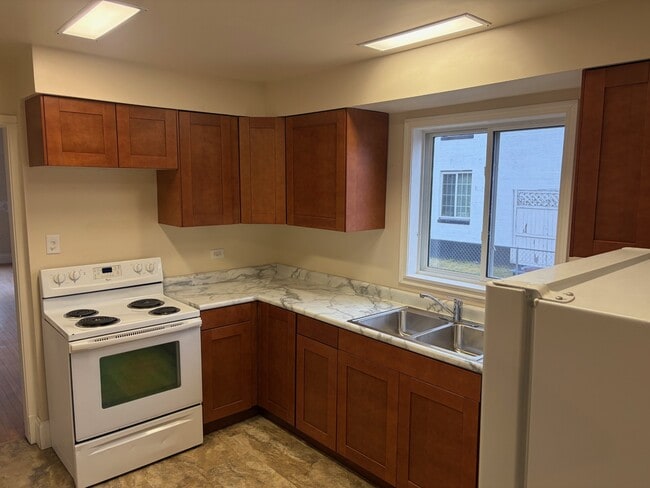 Photo - 1023 86th Ave W