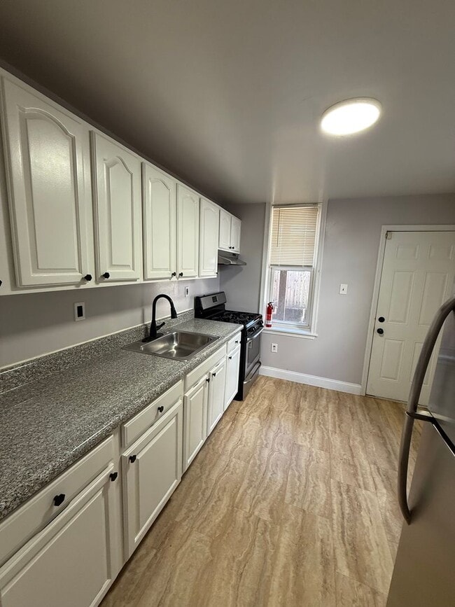 Building Photo - Point Breeze 3 bedroom South Philly Rental