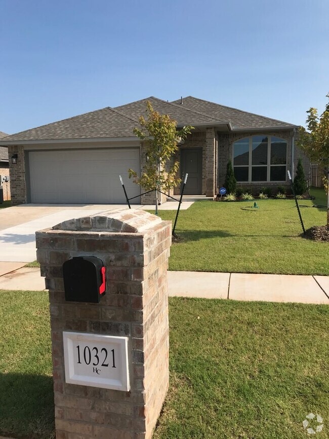 Building Photo - DON'T MISS OUT! Rental