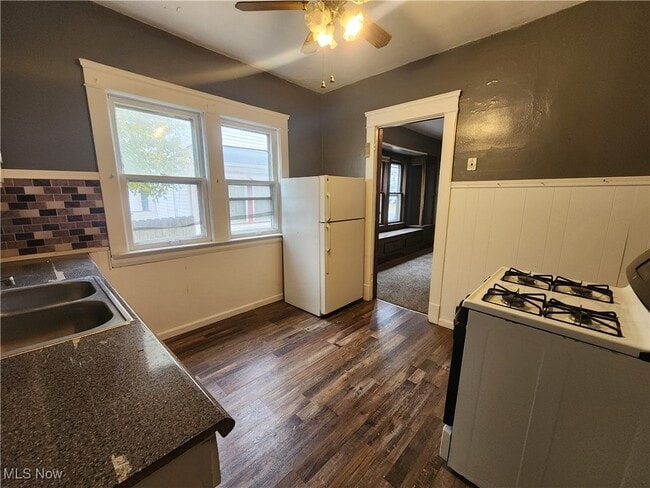 Photo - 11321 Parkview Ave Unidad DN