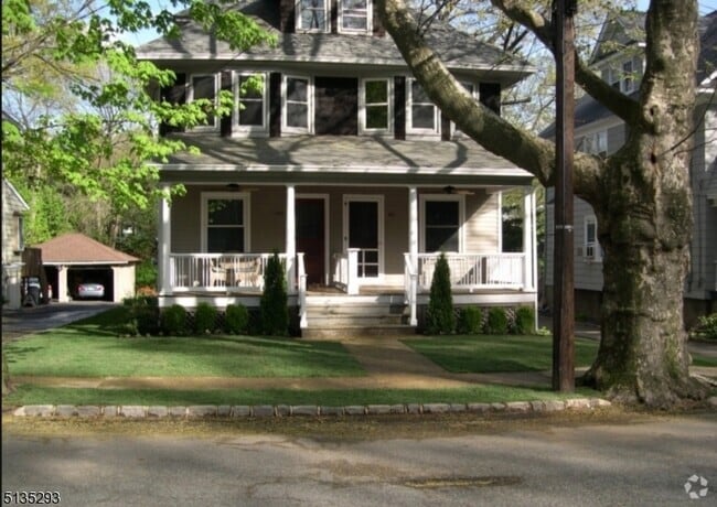 Building Photo - 40 Dunnell Rd Rental