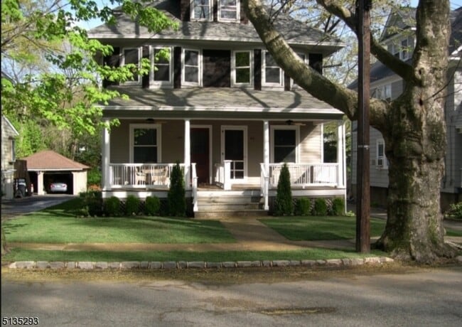 Building Photo - 40 Dunnell Rd Rental
