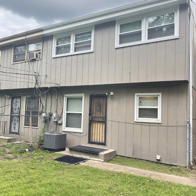 Photo - 6651 S Ellis Ave