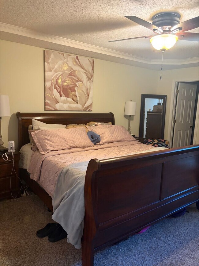 Photo - Highland Parkway