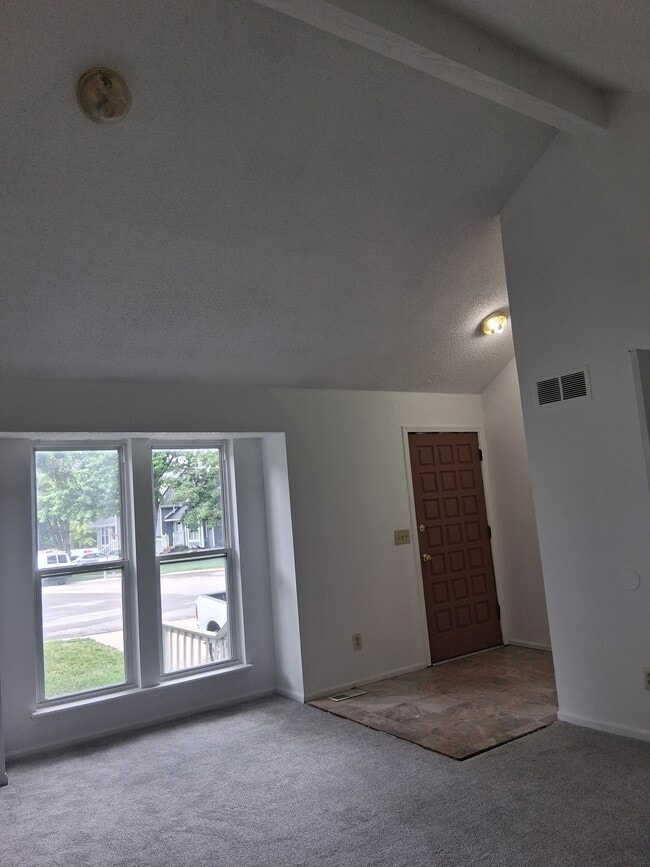 Photo - 146 N Saxony Dr