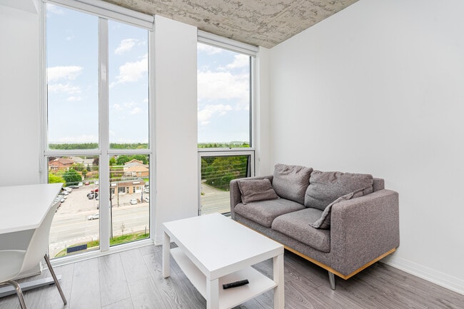 Photo - 1900 Simcoe St N Unit 608