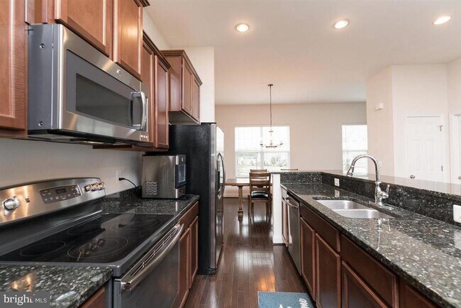 Photo - 223 Cobble Stone Dr