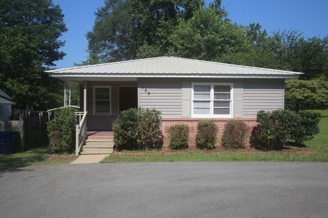 Building Photo - Cozy 2 Bedroom Home!