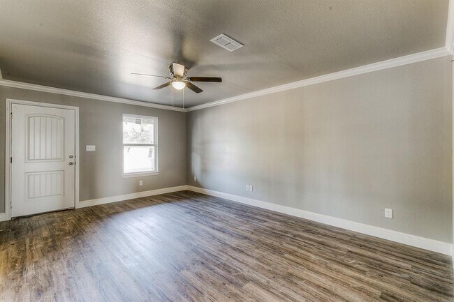 Photo - 2009 Rockview Dr Unit 201
