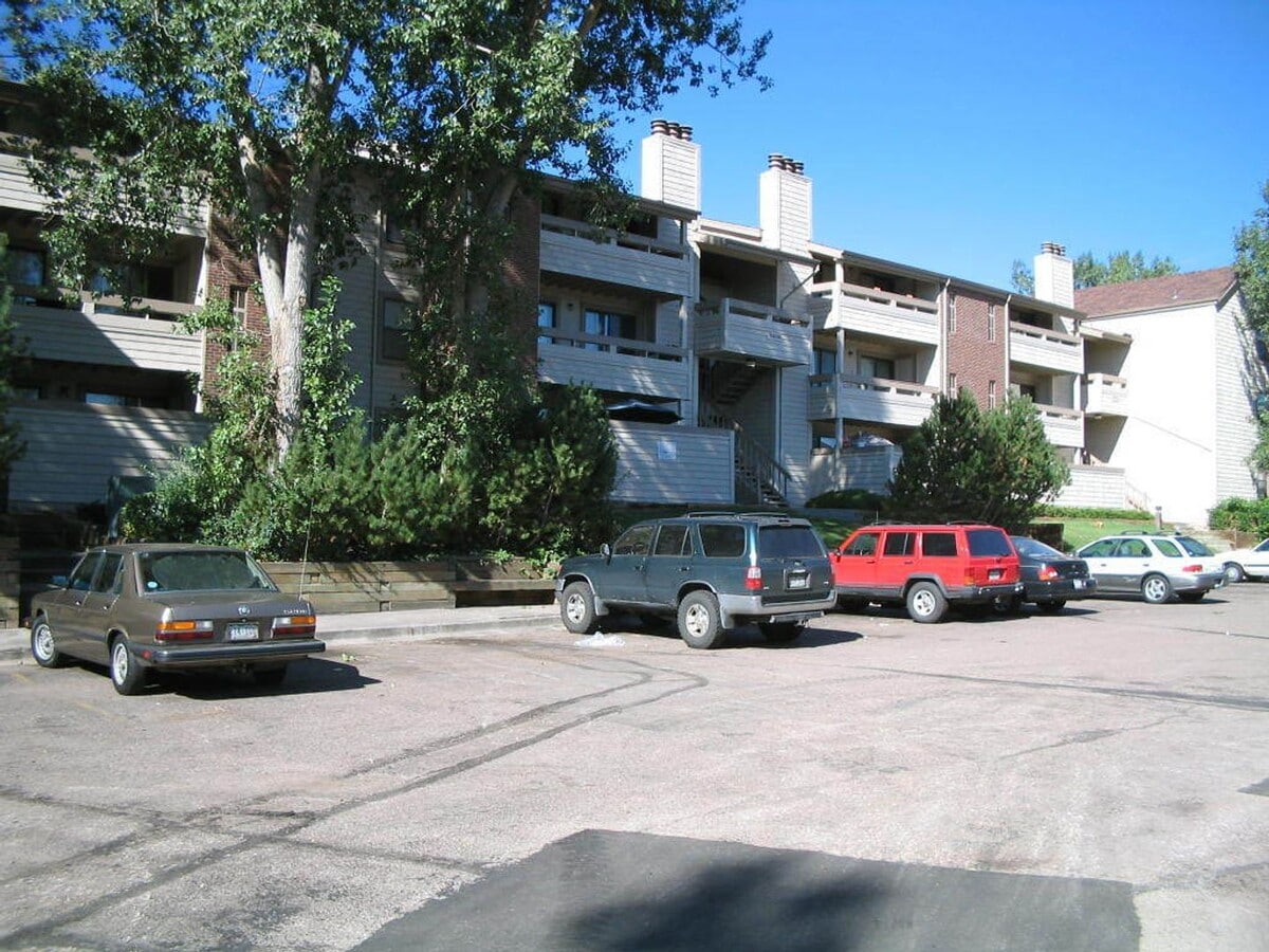 Photo - **$500 Move in Special**  Updated Spacious 1 bed/1 bath in Aurora (Pictures to Come)