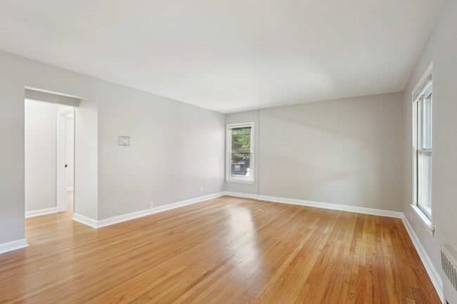 Photo - Henry Clay Court Apartments