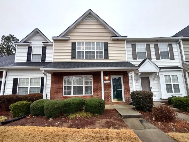 Move In Ready Townhome located in Benningt... - Move In Ready Townhome located in Benningt...