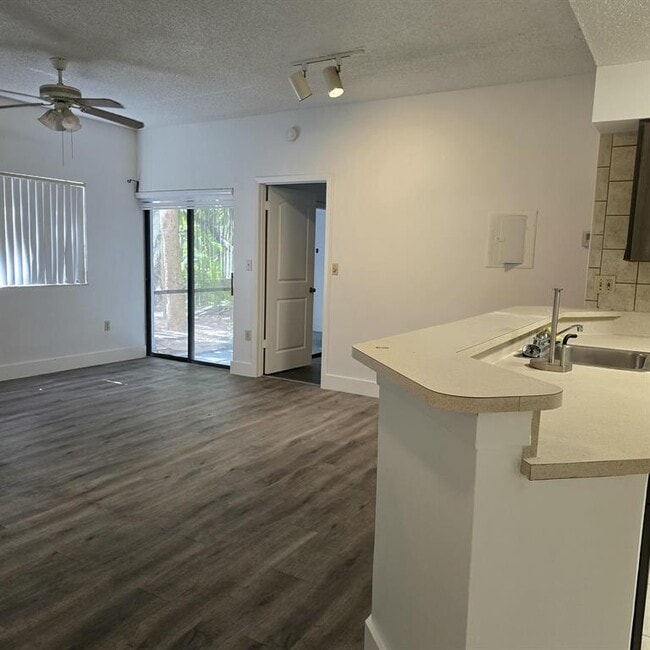 Photo - 2445 SW 18th Ter Unit 902