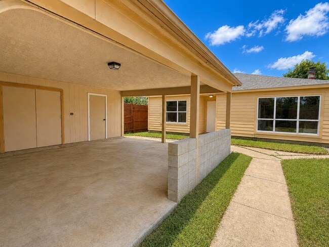Building Photo - 13022 Bacard Ln