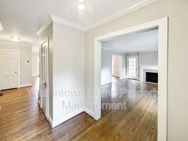 Photo - 2695 Sharondale Dr NE