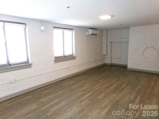 Photo - 197 N 2nd St Unidad 003