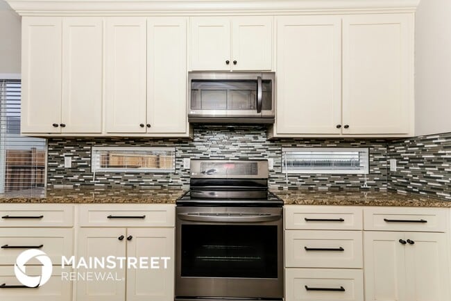 Photo - 540 Mountain Pine Dr