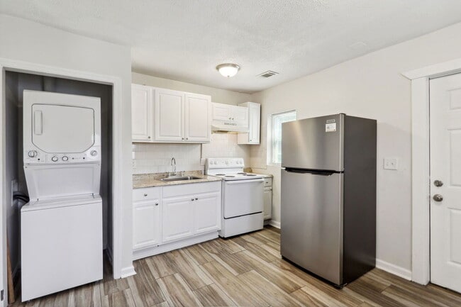 Photo - 619 Oliver St NW Unit B