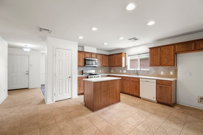 Photo - 3211 Falcon Trail Dr